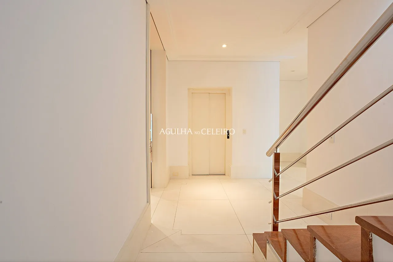 Casa com piscina à venda na Cidade Jardim. – 21708