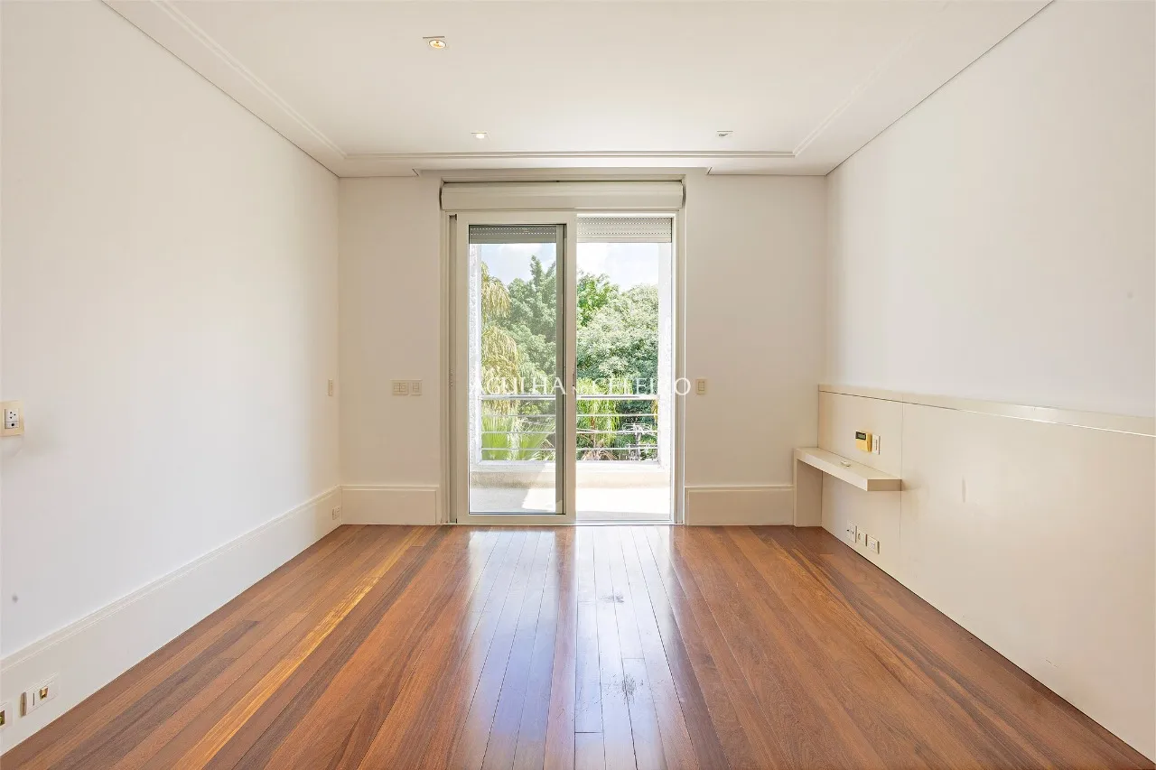 Casa com piscina à venda na Cidade Jardim. – 21708