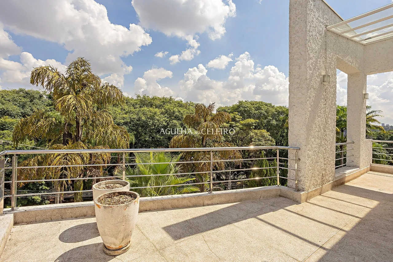 Casa com piscina à venda na Cidade Jardim. – 21708