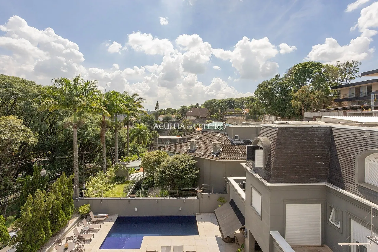 Casa com piscina à venda na Cidade Jardim. – 21708