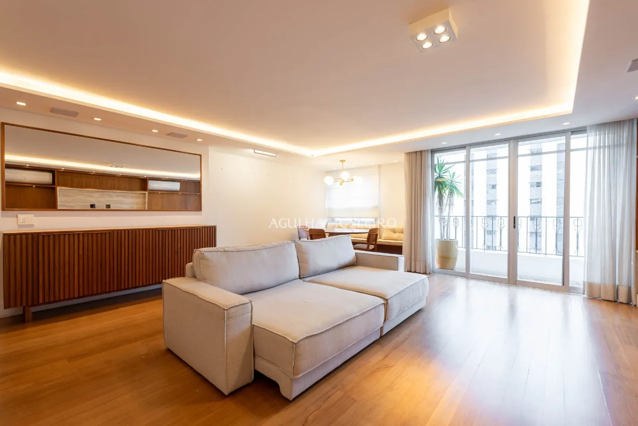 Apartamento reformado à venda na Vila Nova Conceição. – 21722