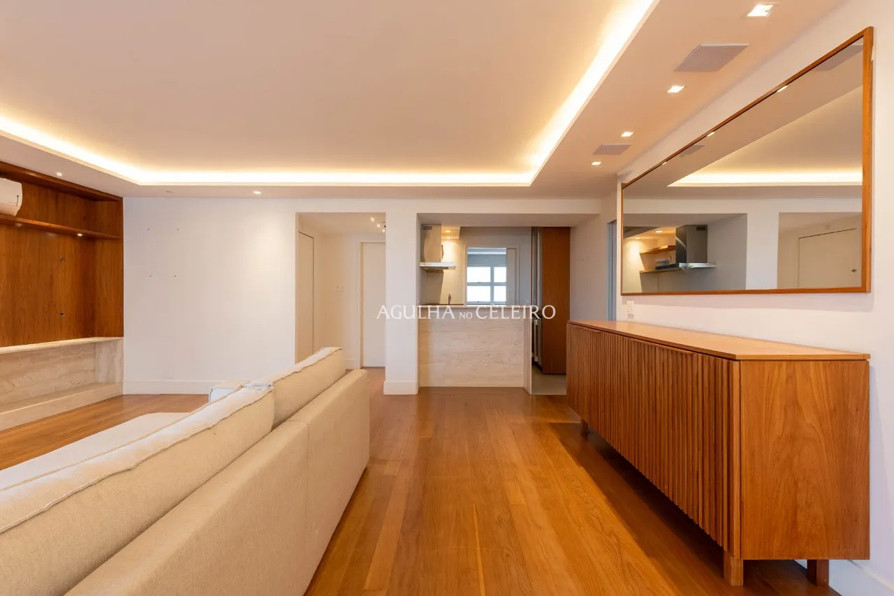 Apartamento reformado à venda na Vila Nova Conceição. – 21722