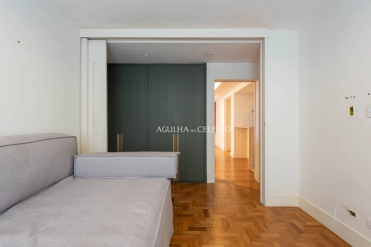 Apartamento reformado à venda na Vila Nova Conceição. – 21722