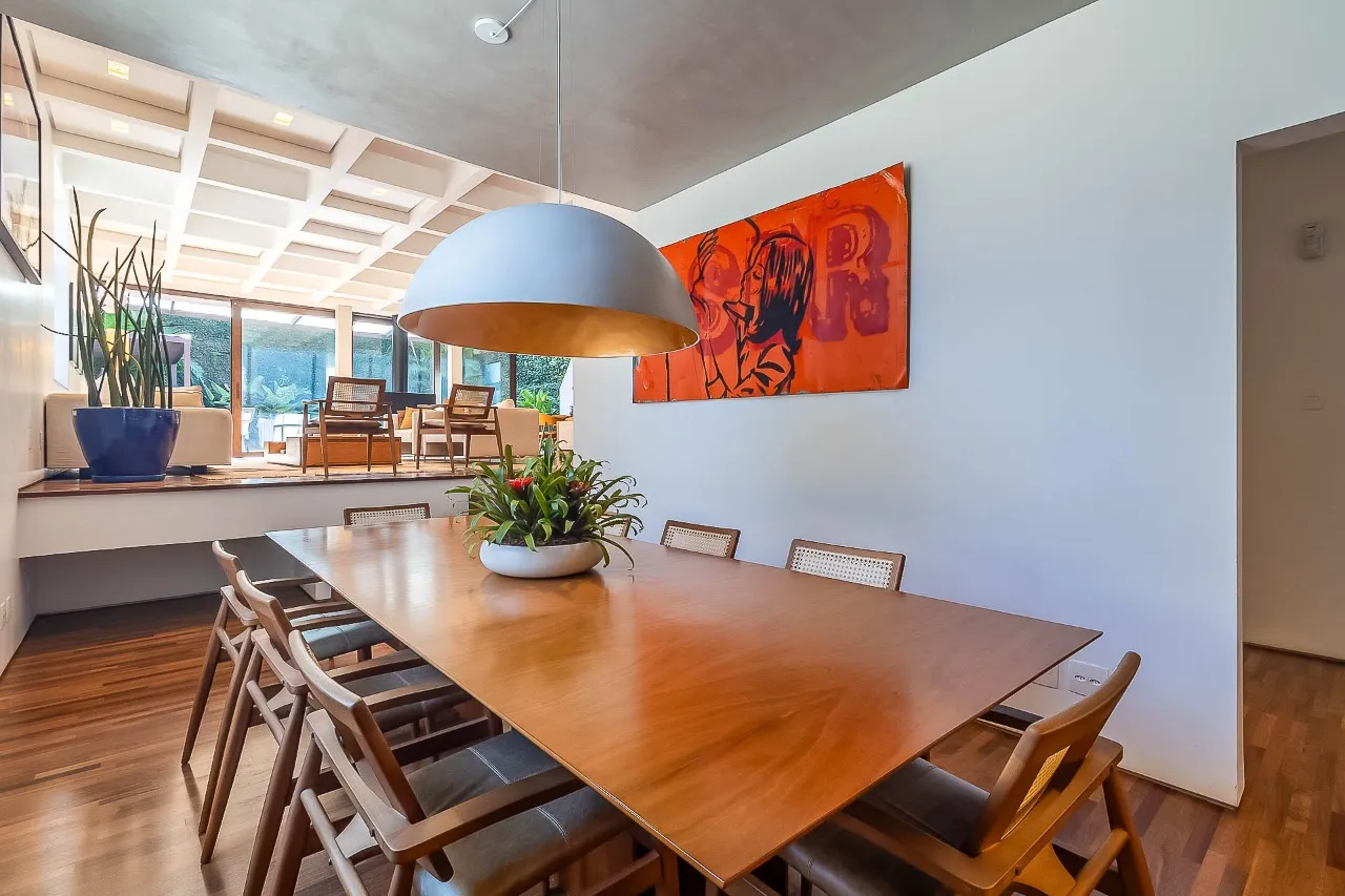 Casa contemporânea com piscina aquecida, jardim e espaços versáteis no Alto de Pinheiros. – 21729