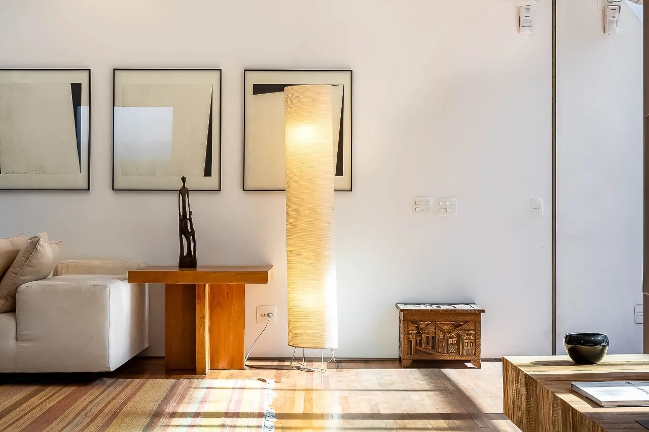 Casa contemporânea com piscina aquecida, jardim e espaços versáteis no Alto de Pinheiros. – 21729