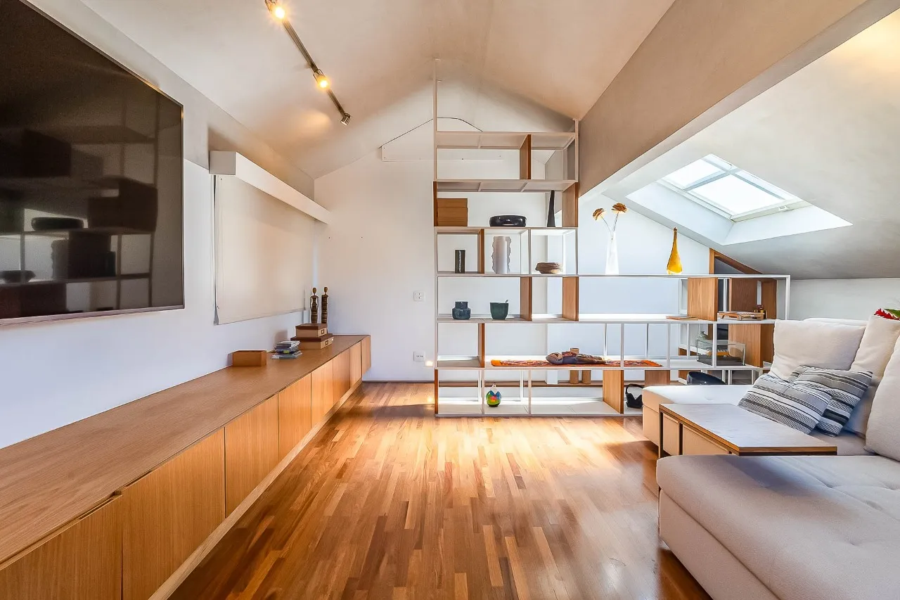 Casa contemporânea com piscina aquecida, jardim e espaços versáteis no Alto de Pinheiros. – 21729