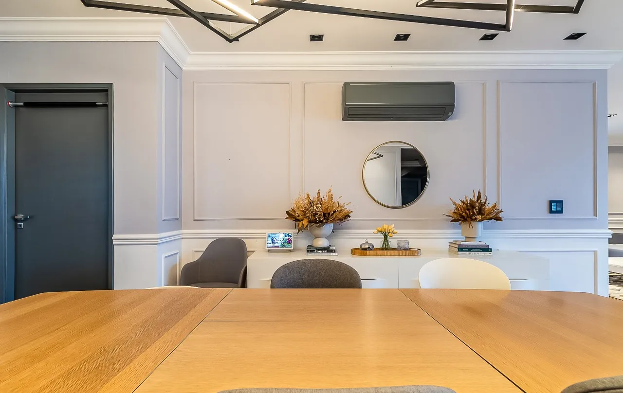 Apartamento com vista aberta, muita luz e atmosfera acolhedora para viver bem nos Jardins. – 21730