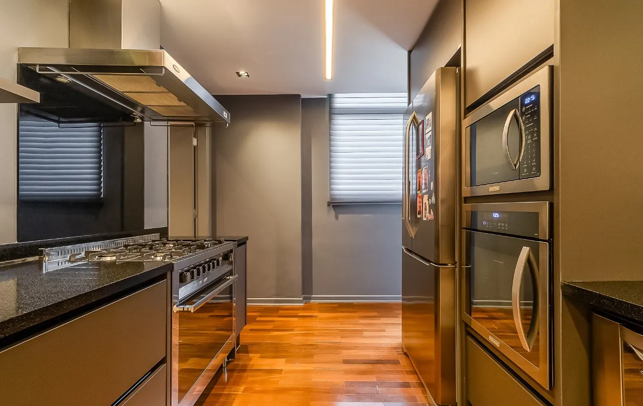 Apartamento com vista aberta, muita luz e atmosfera acolhedora para viver bem nos Jardins. – 21730