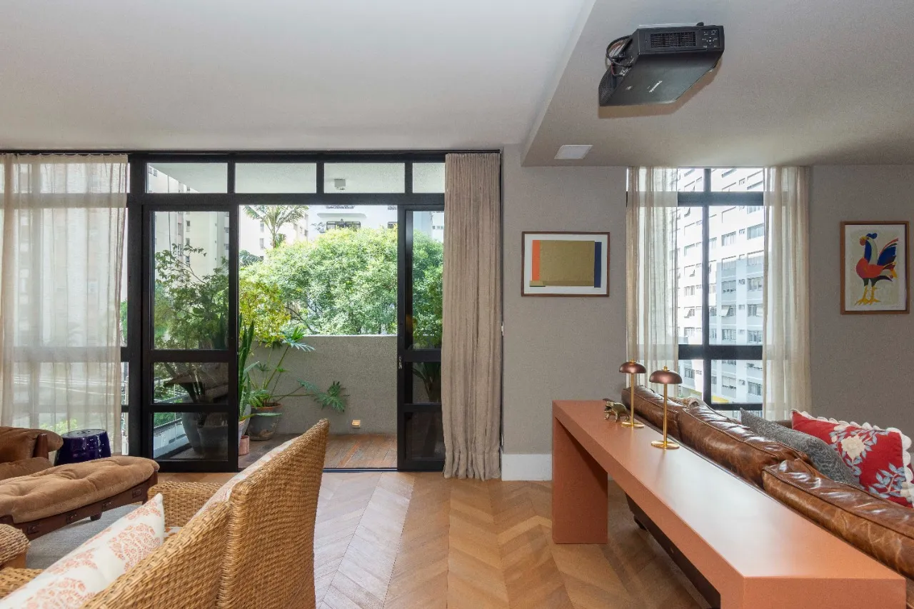 Apartamento reformado na parte plana do Jardim América – 21732