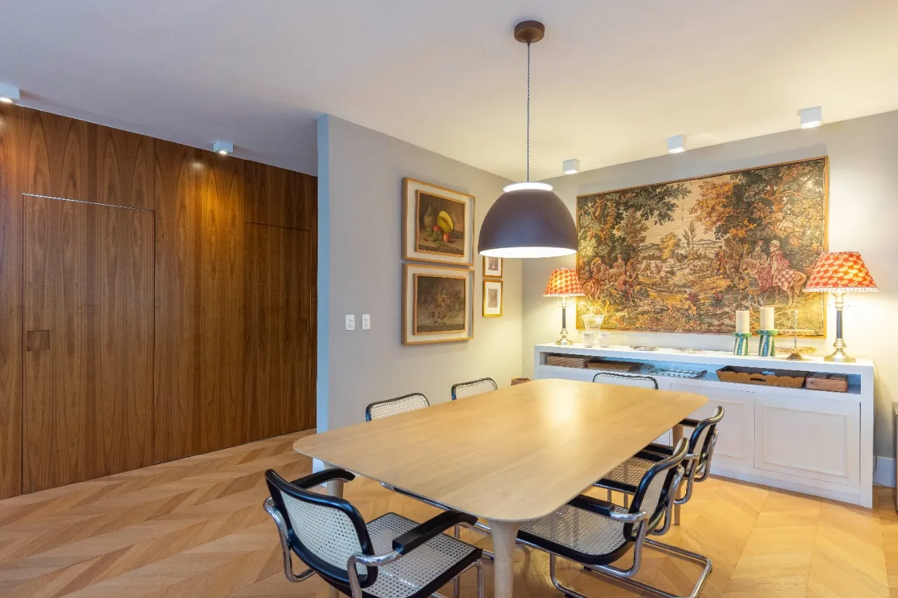 Apartamento reformado na parte plana do Jardim América – 21732