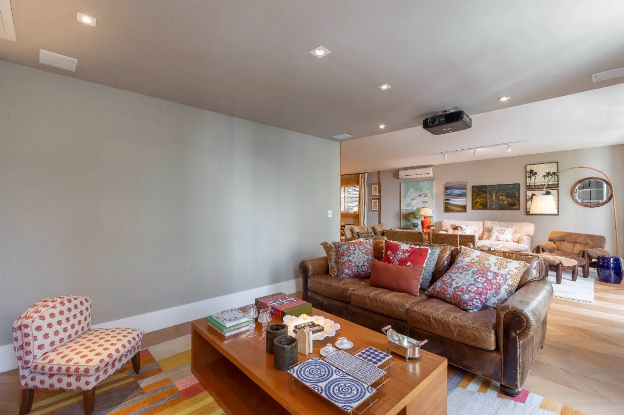 Apartamento reformado na parte plana do Jardim América – 21732