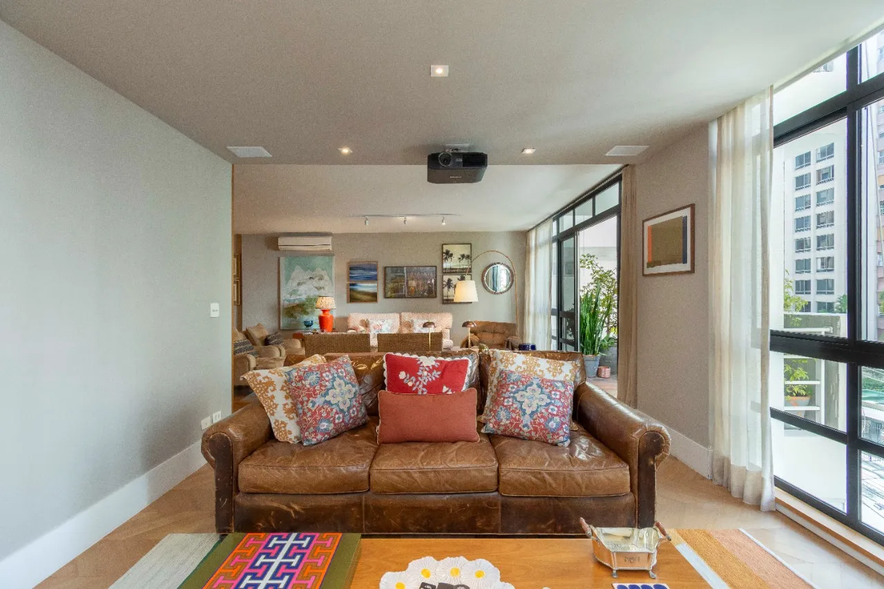 Apartamento reformado na parte plana do Jardim América – 21732