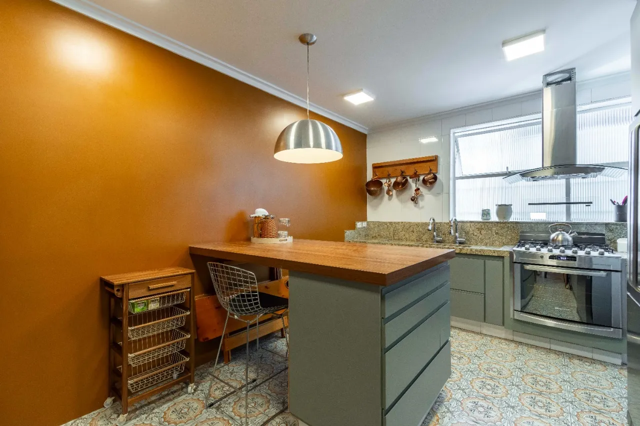 Apartamento reformado na parte plana do Jardim América – 21732