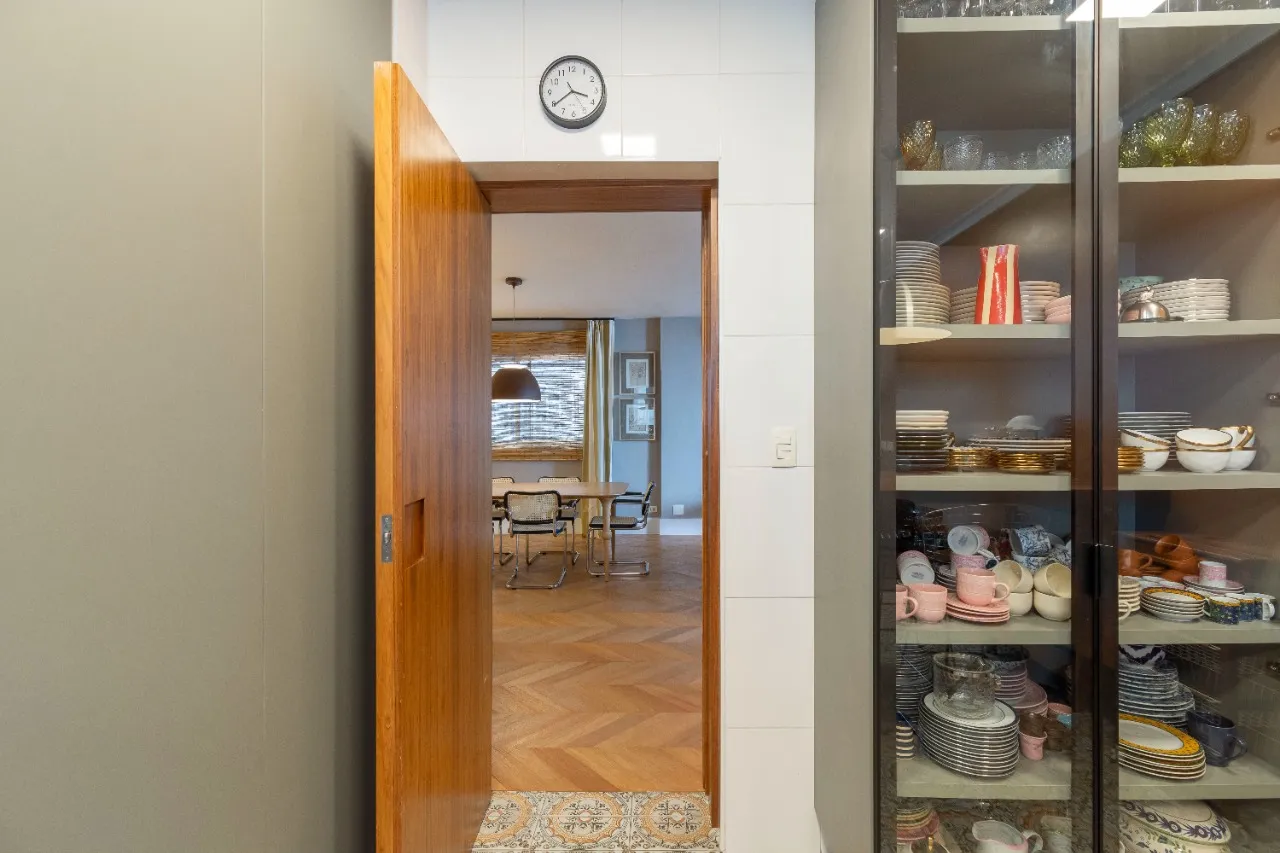 Apartamento reformado na parte plana do Jardim América – 21732