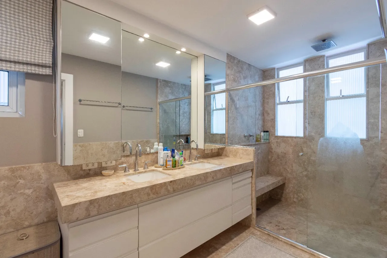 Apartamento reformado na parte plana do Jardim América – 21732