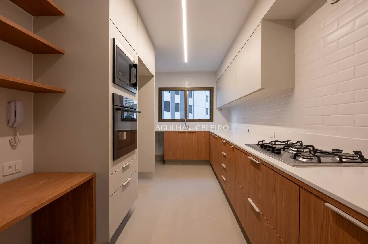 Apartamento reformado à venda em Moema – 21746