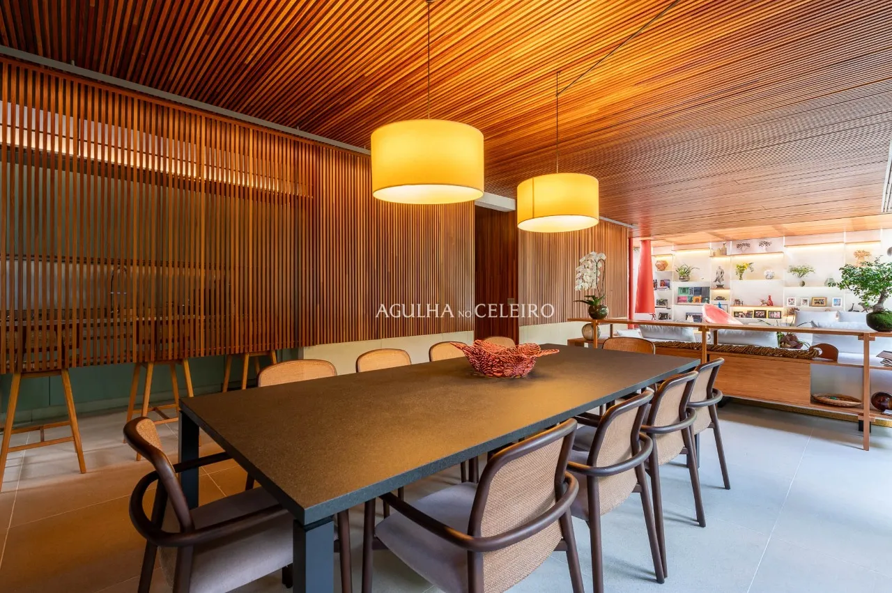 Casa em condomínio localizada em rua tranquila no Jardim Paulistano. – 21765