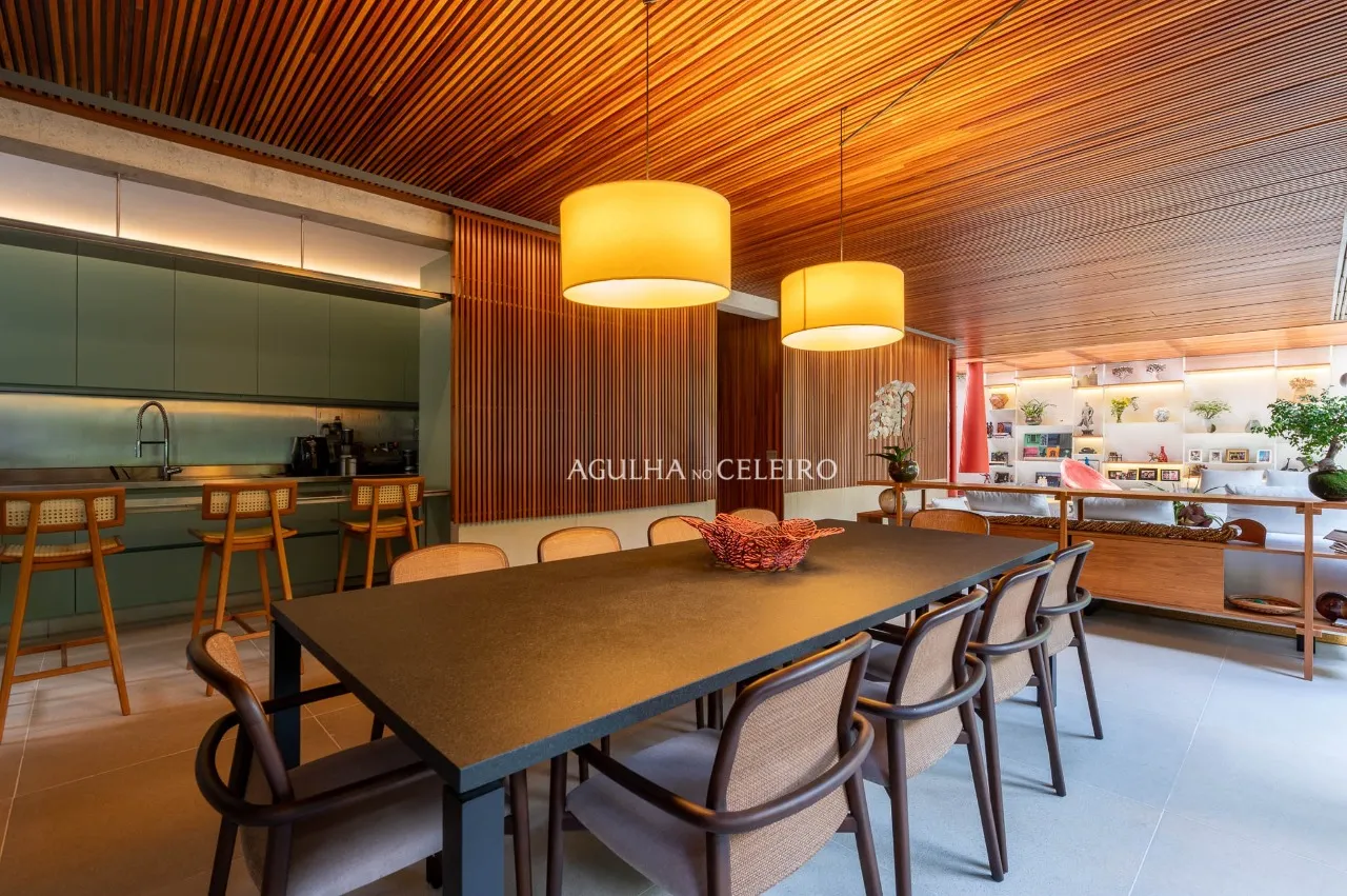 Casa em condomínio localizada em rua tranquila no Jardim Paulistano. – 21765