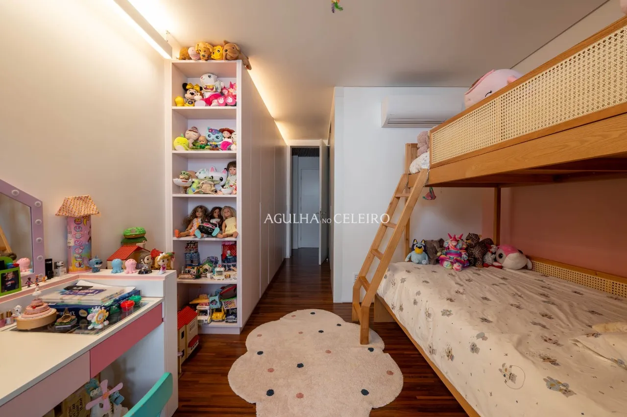 Casa em condomínio localizada em rua tranquila no Jardim Paulistano. – 21765