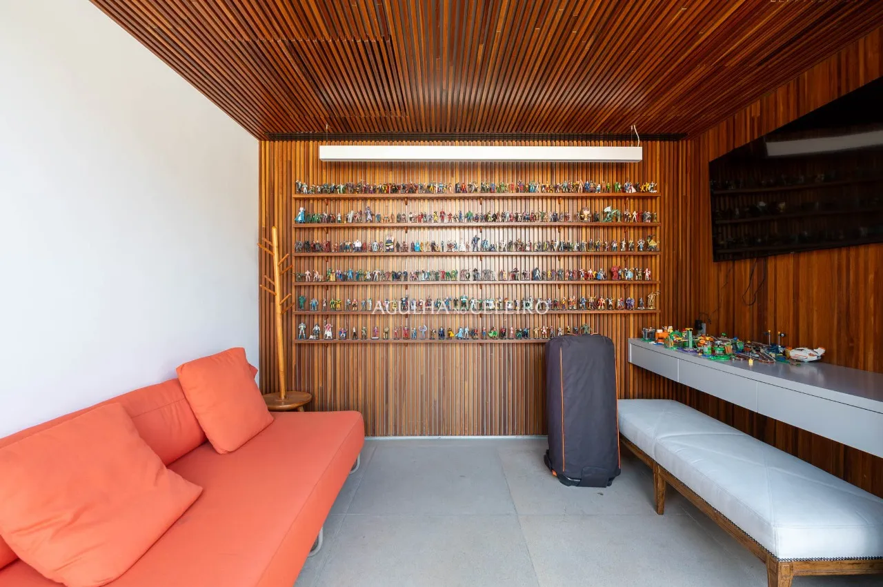 Casa em condomínio localizada em rua tranquila no Jardim Paulistano. – 21765