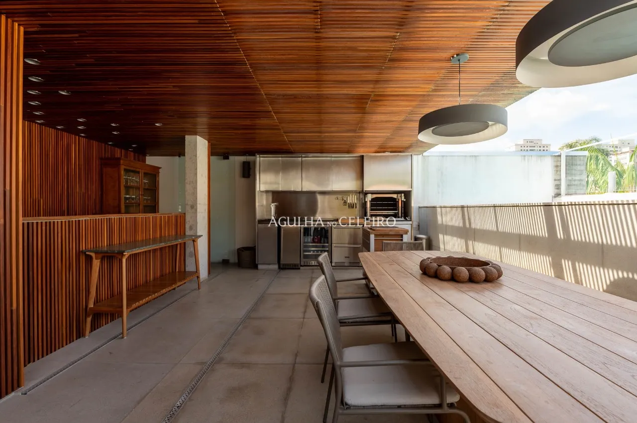 Casa em condomínio localizada em rua tranquila no Jardim Paulistano. – 21765