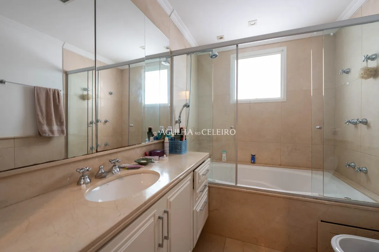 Apartament reformado à venda no Itaim Bibi. – 21778