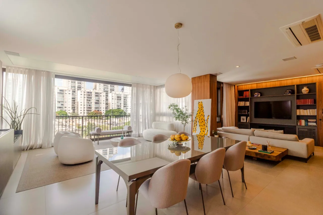 Layout contemporâneo e funcional, marcenaria impecável, ar-condicionado em todos ambientes, prédio novo com lazer completo. – 21782