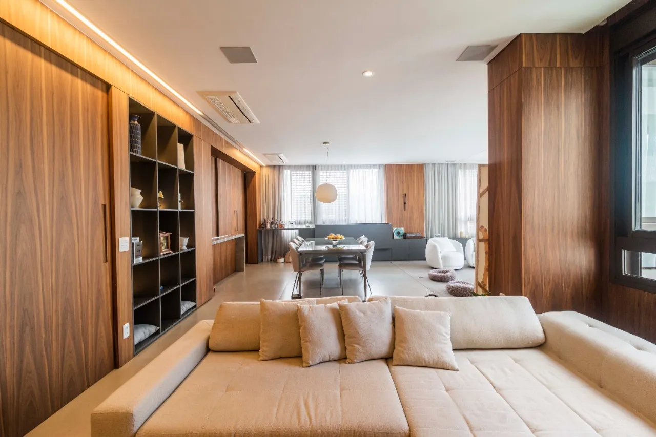 Layout contemporâneo e funcional, marcenaria impecável, ar-condicionado em todos ambientes, prédio novo com lazer completo. – 21782