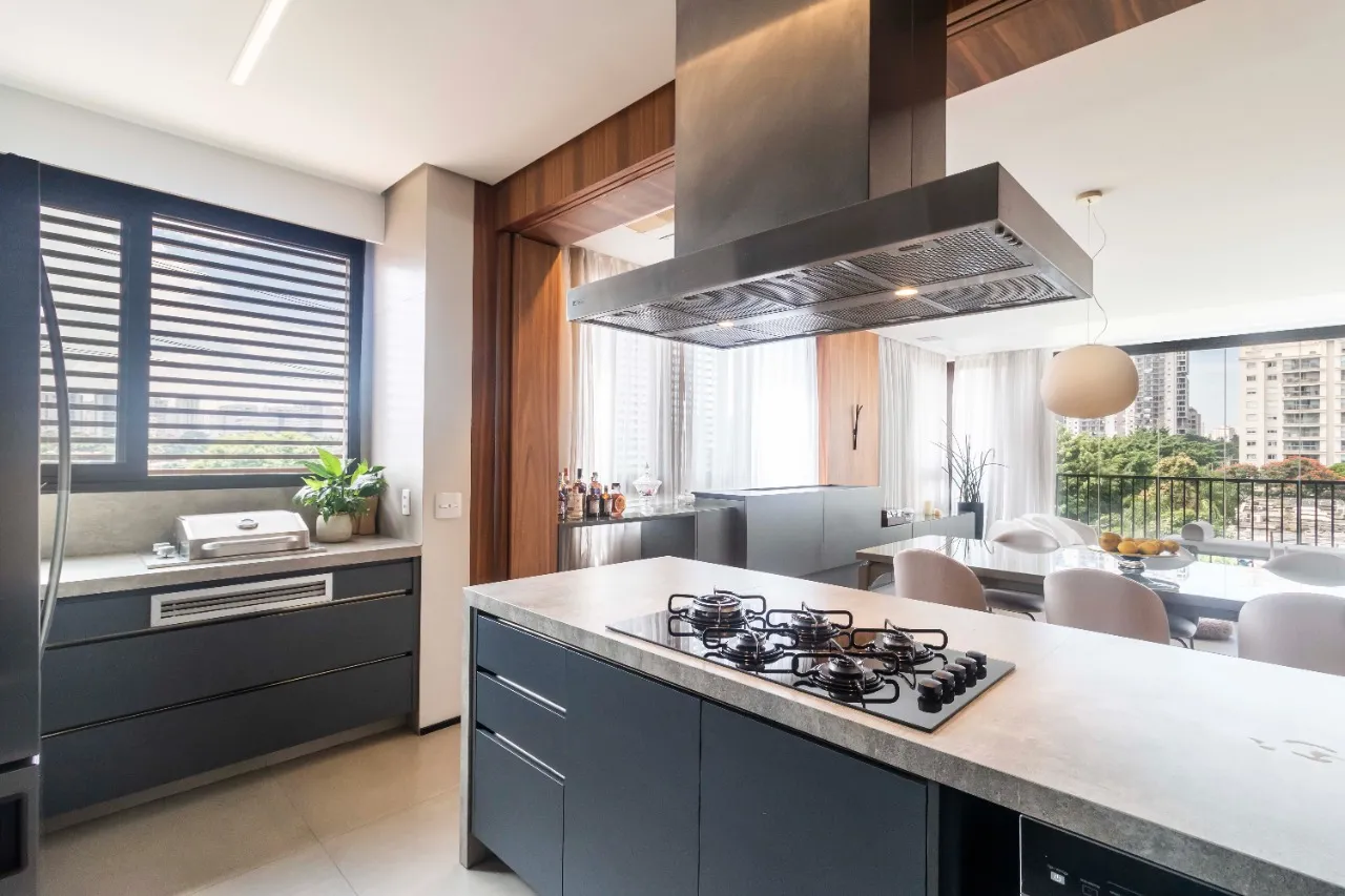 Layout contemporâneo e funcional, marcenaria impecável, ar-condicionado em todos ambientes, prédio novo com lazer completo. – 21782