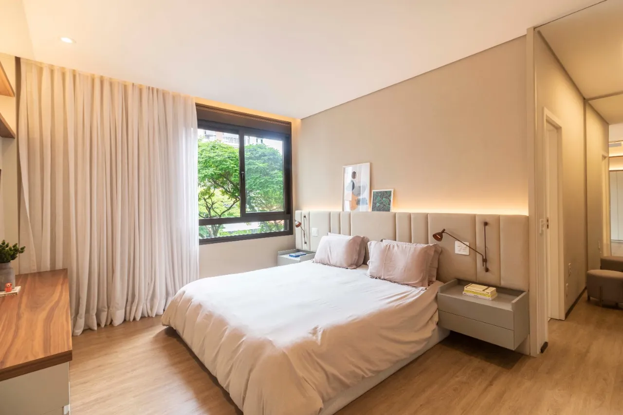 Layout contemporâneo e funcional, marcenaria impecável, ar-condicionado em todos ambientes, prédio novo com lazer completo. – 21782