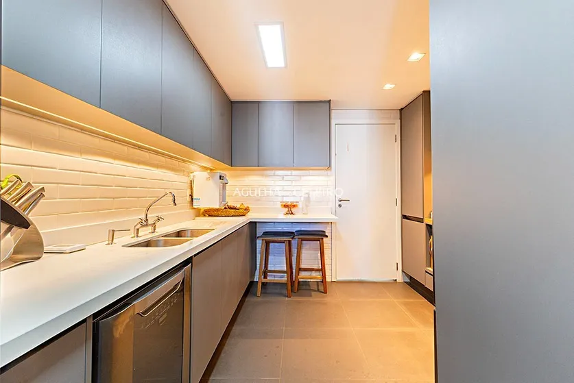 Apartamento em edifício Zarvos super reformado e com área gourmet incrível em Perdizes – 21802