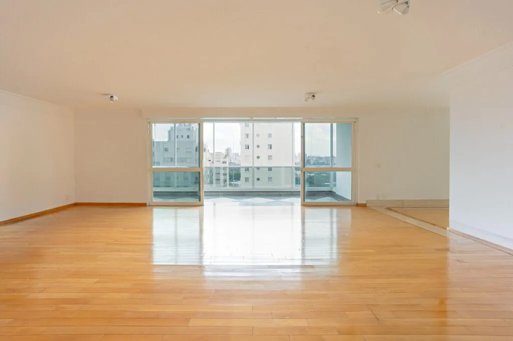 Apartamento com vista para o Paulistano em edifício de arquitetura brutalista – 21815