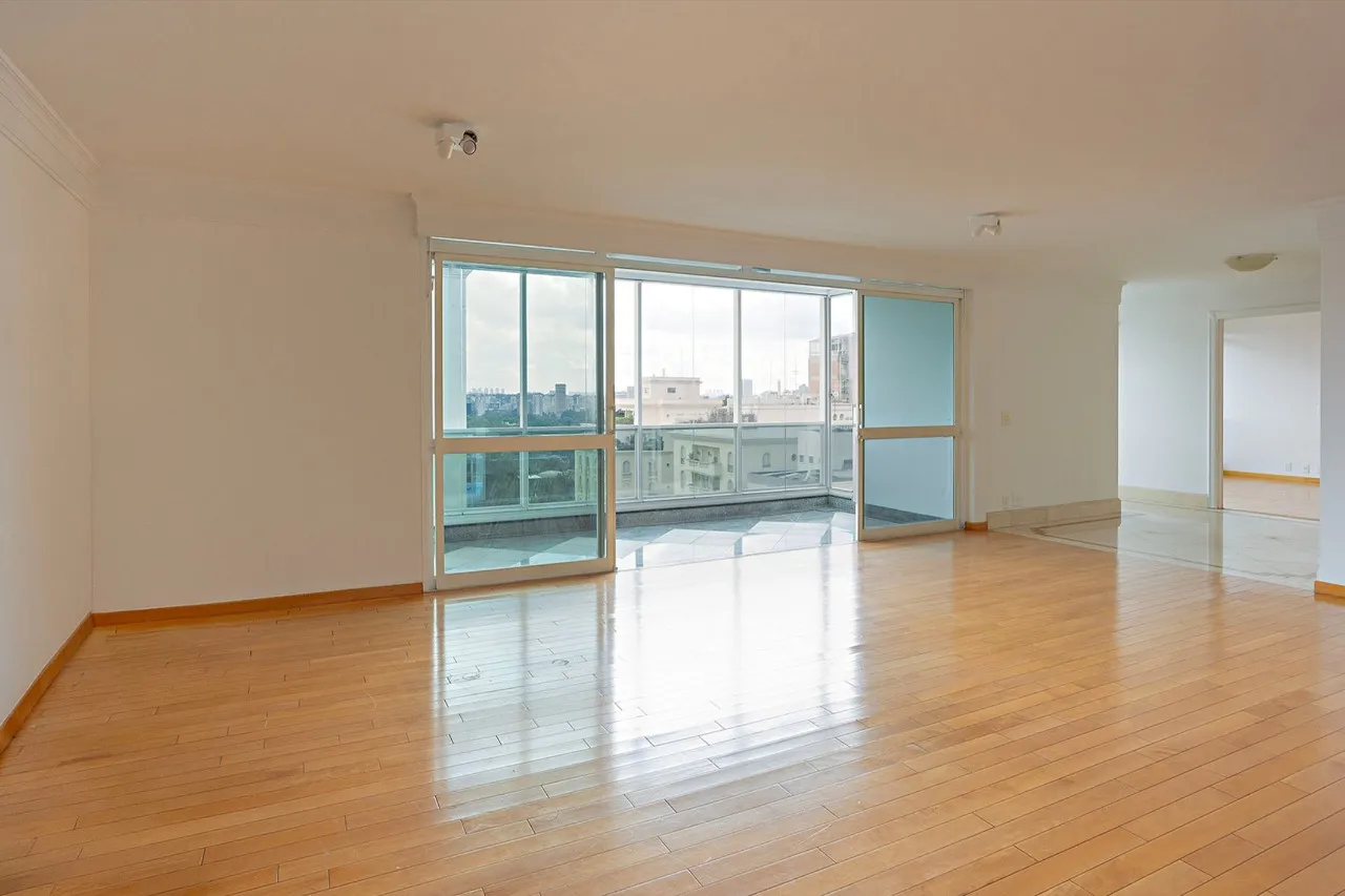 Apartamento com vista para o Paulistano em edifício de arquitetura brutalista – 21815