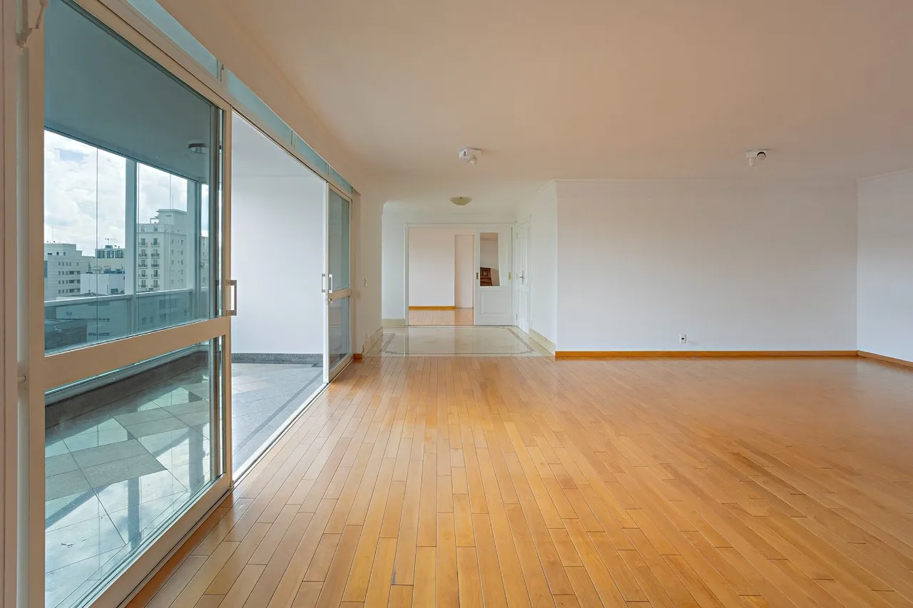 Apartamento com vista para o Paulistano em edifício de arquitetura brutalista – 21815