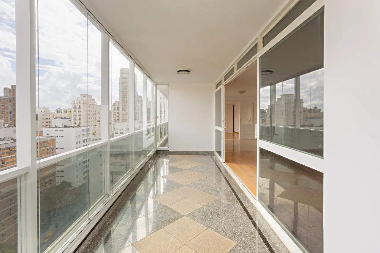 Apartamento com vista para o Paulistano em edifício de arquitetura brutalista – 21815