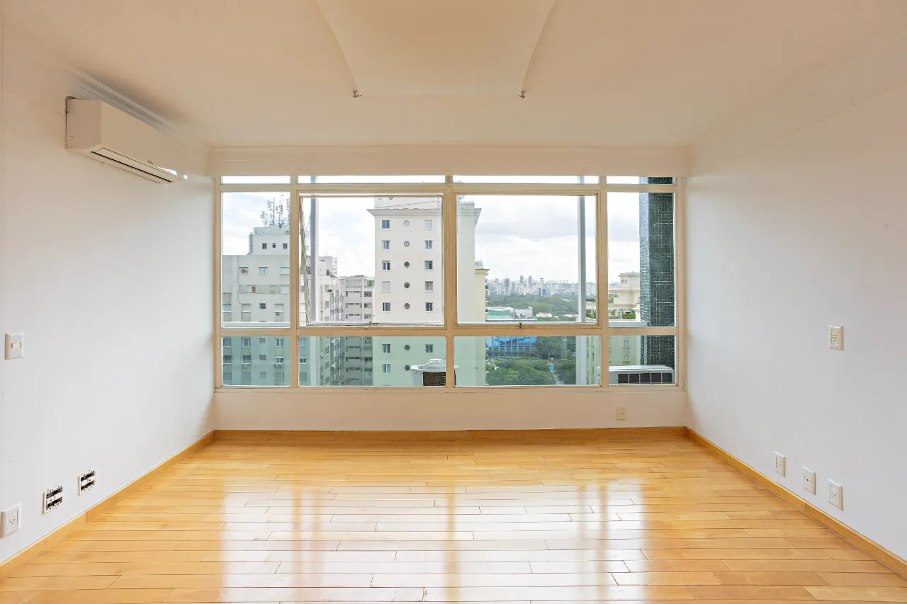 Apartamento com vista para o Paulistano em edifício de arquitetura brutalista – 21815