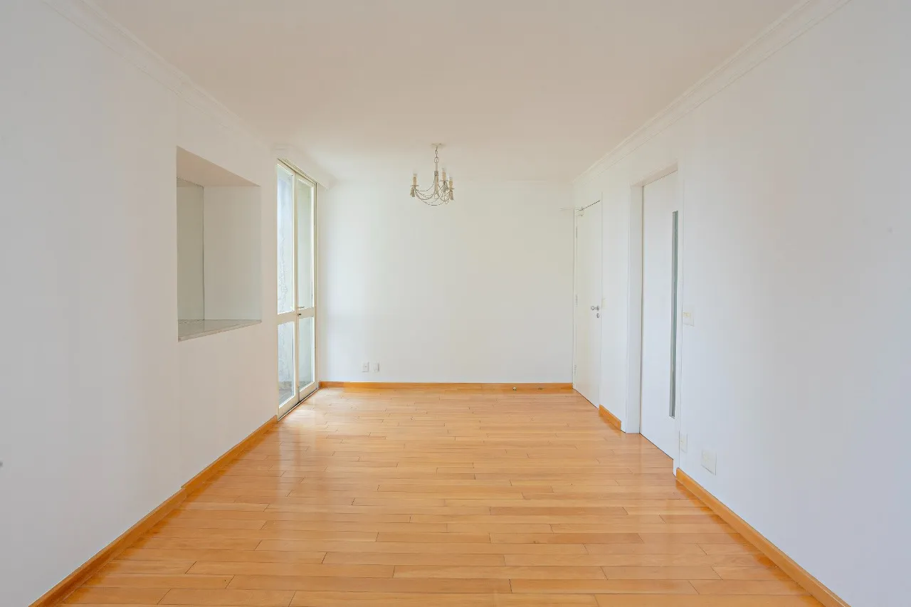 Apartamento com vista para o Paulistano em edifício de arquitetura brutalista – 21815