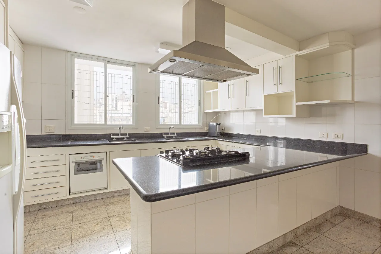 Apartamento com vista para o Paulistano em edifício de arquitetura brutalista – 21815