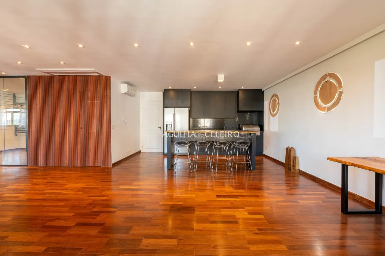 Oportunidade única em apartamento amplo no Itaim Bibi. – 21820