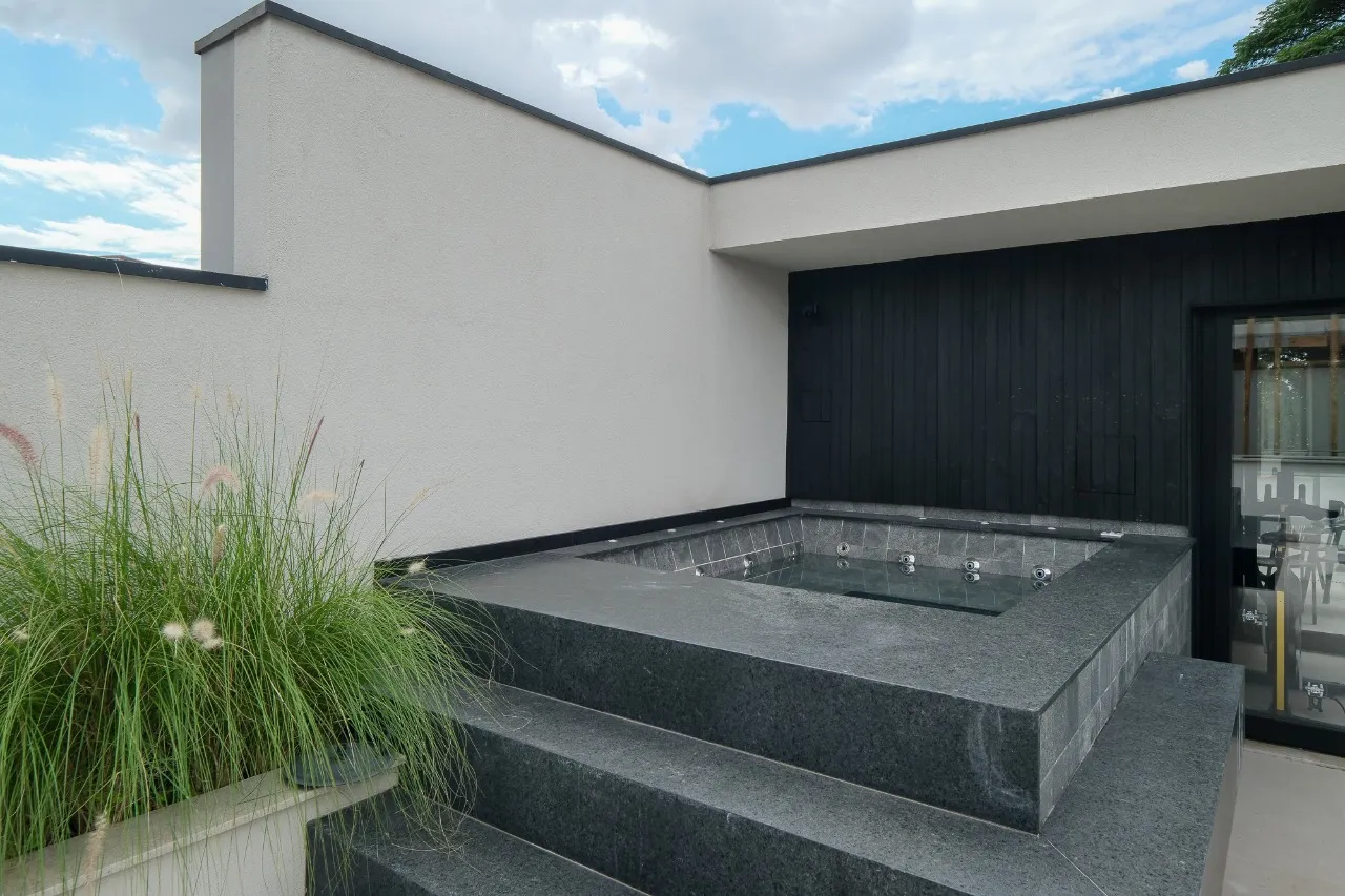 Um refúgio bem localizado à venda na Vila Nova Conceição. – 9100