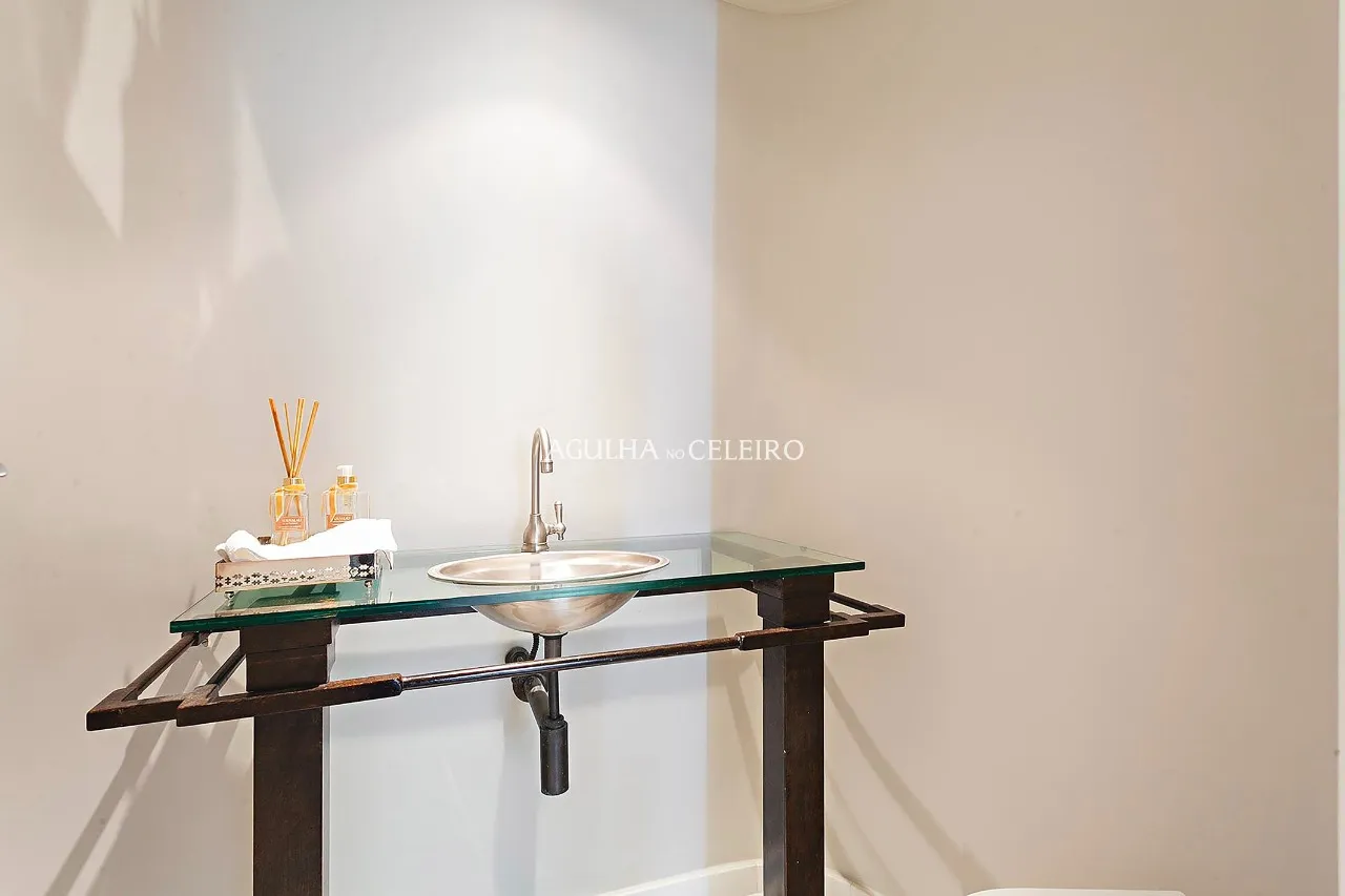 Apartamento com muito conforto em excelente localização à venda na Vila Nova Conceição. – 9523