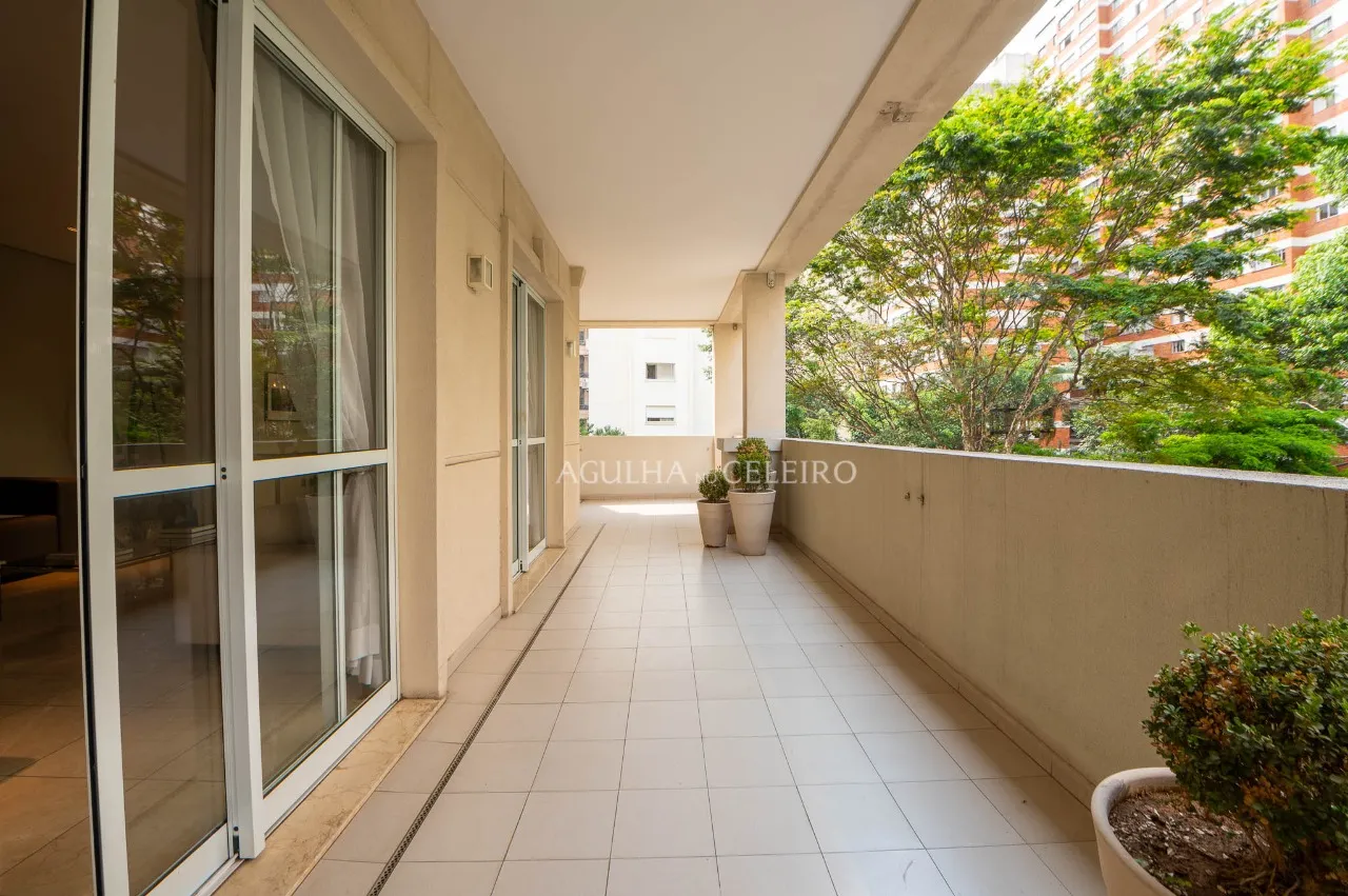 Apartamento à venda em prédio Neoclássico no Jardim América – 9547