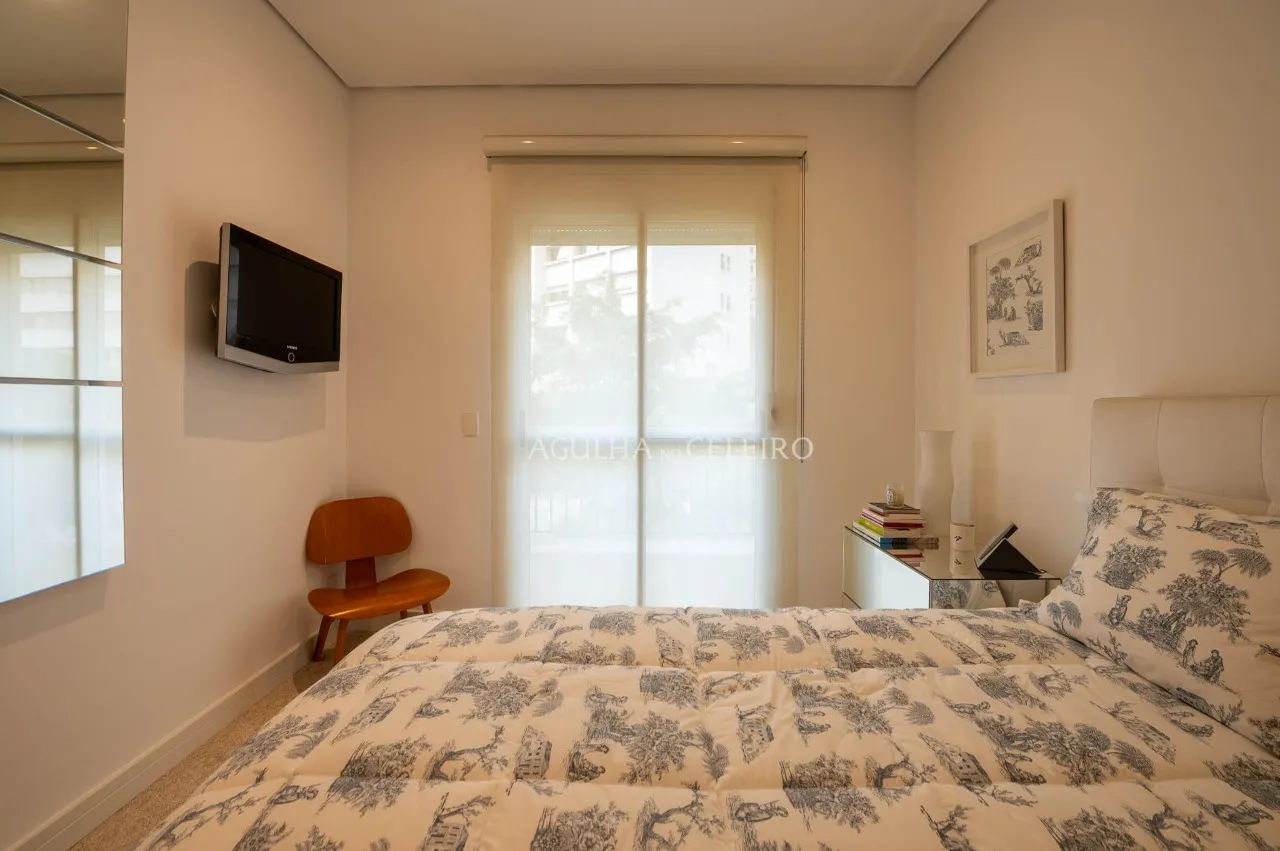 Apartamento à venda em prédio Neoclássico no Jardim América – 9547