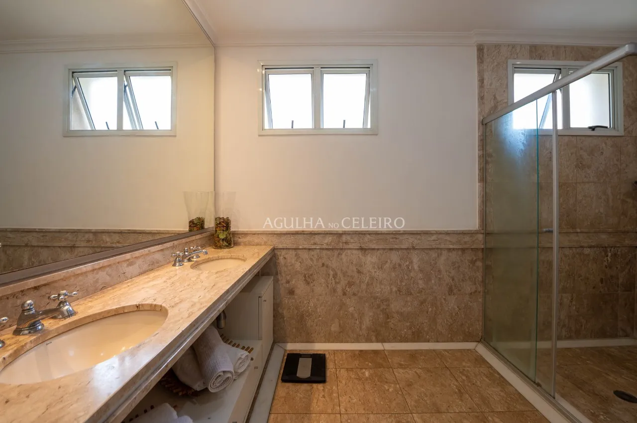 Apartamento à venda em prédio Neoclássico no Jardim América – 9547