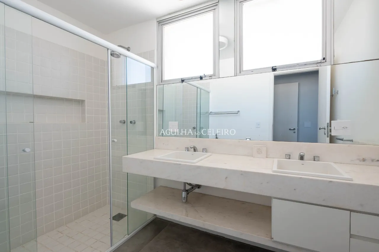 Apartamento iluminado e com vista na parte plana do Jardim América – AP3309