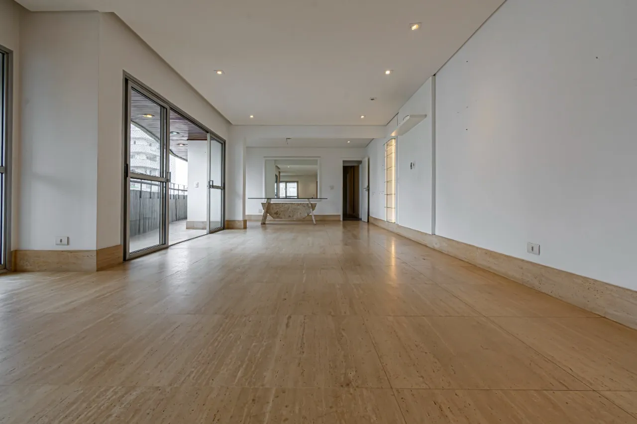 Apartamento em edifício assinado por Ruy Ohtake em Moema Pássaros – AP3679