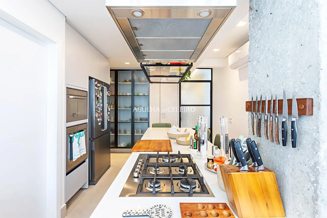 Apartamento totalmente reformado à venda no Jardim América – AP4185