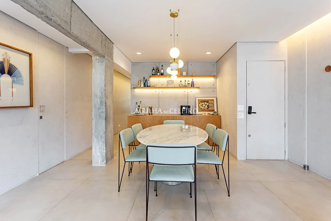 Apartamento reformado e mobiliado à venda no Jardim América – AP4185