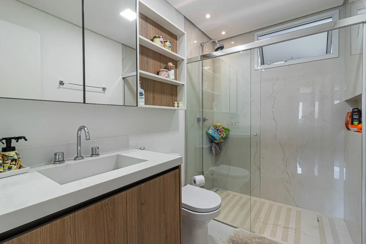 Apartamento reformado, espaçoso e com lazer à venda no Itaim Bibi – AP4857