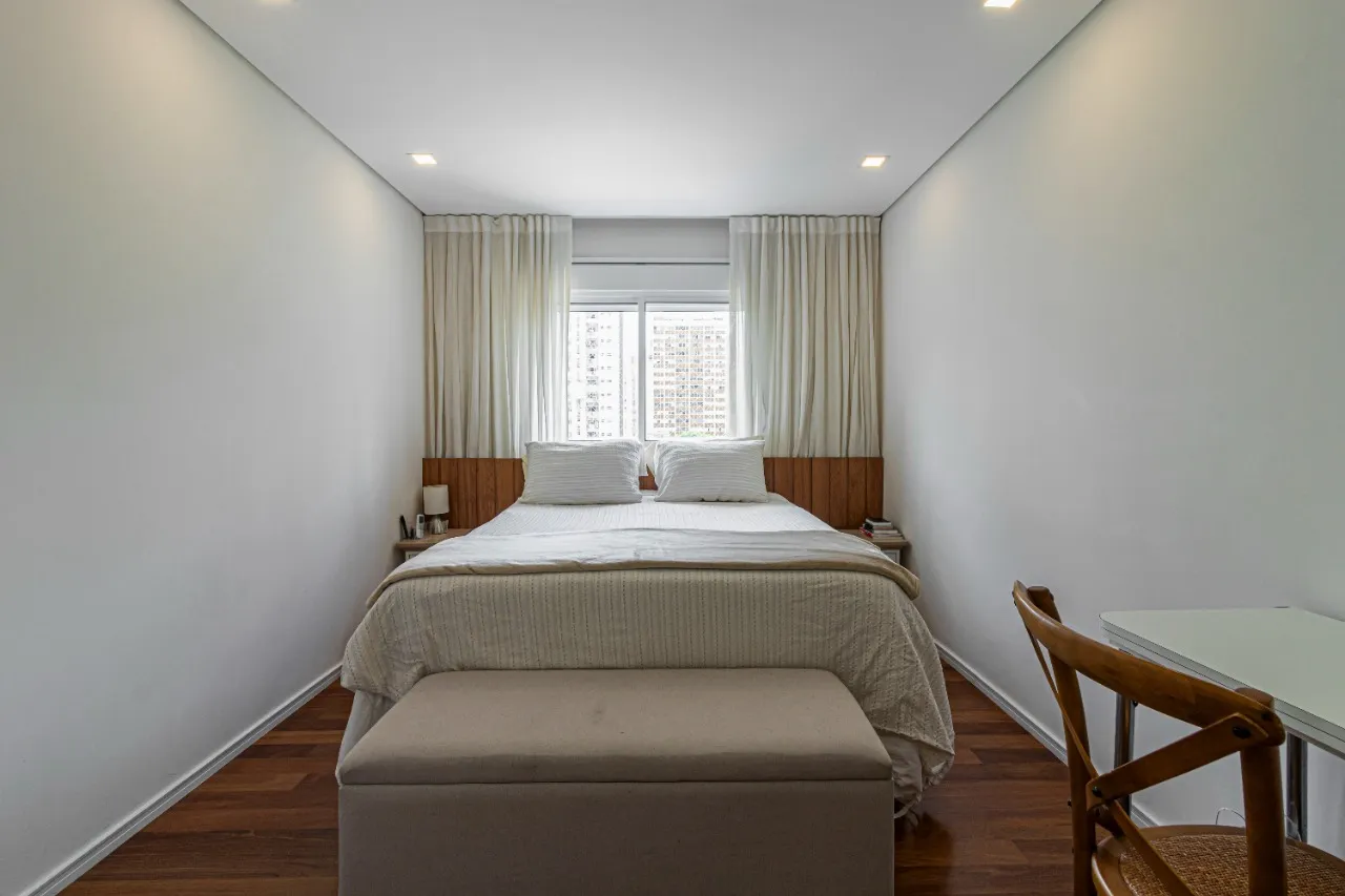 Apartamento reformado, espaçoso e com lazer à venda no Itaim Bibi – AP4857